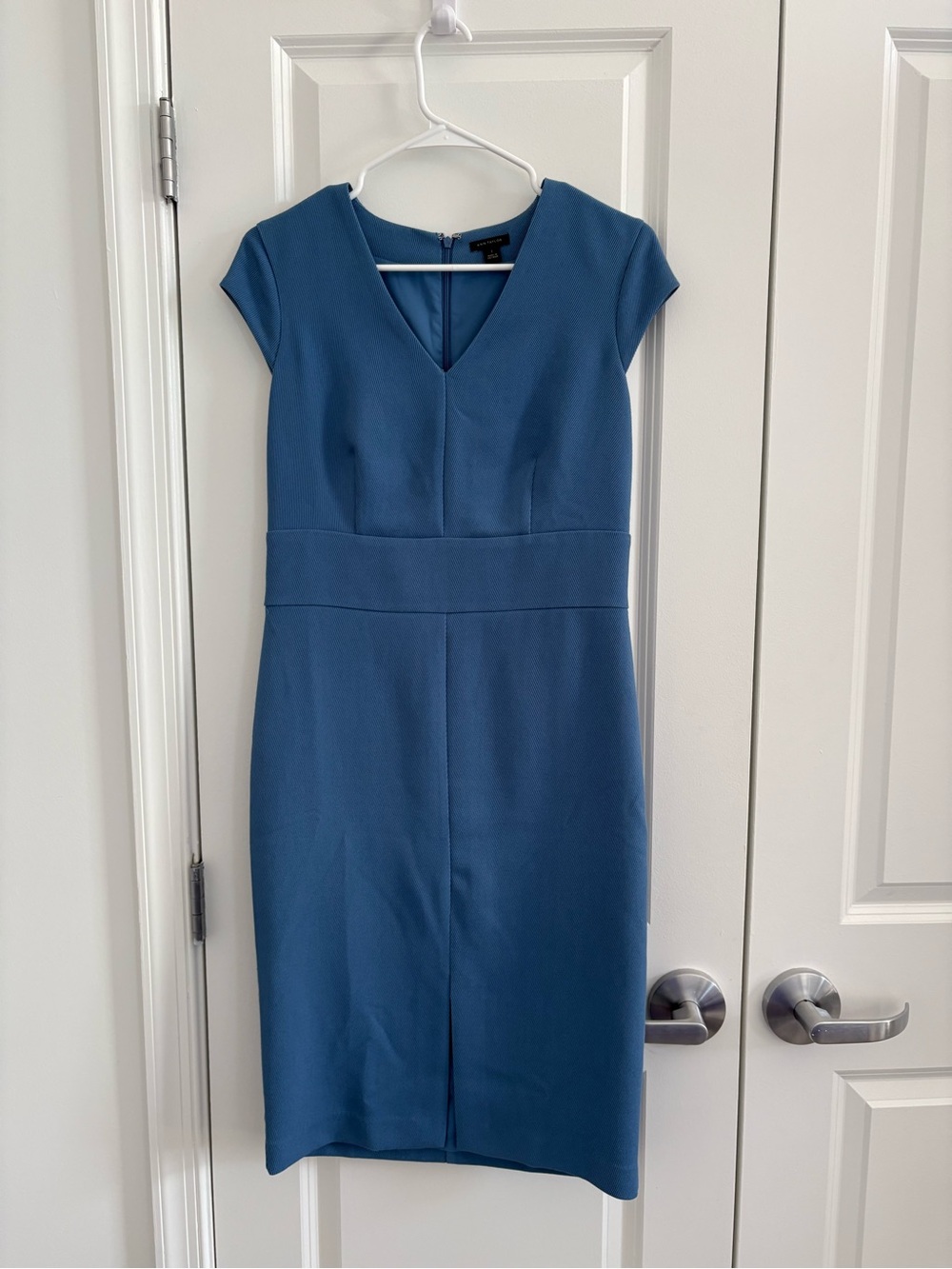 Ann Taylor Classic Cap-Sleeve Sheath Dress in Blue